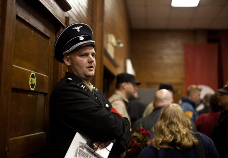 news-and-politics-2013-11-neo-nazi-neo-nazi-jeff-hall-gq-article-november-01 (1)